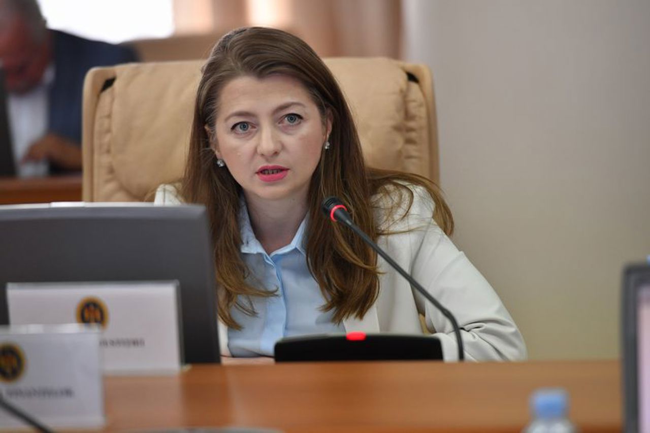 Un proiect de lege care vizează modificări la Codul de procedură penală și la Codul contravențional a fost aprobat de Parlament 