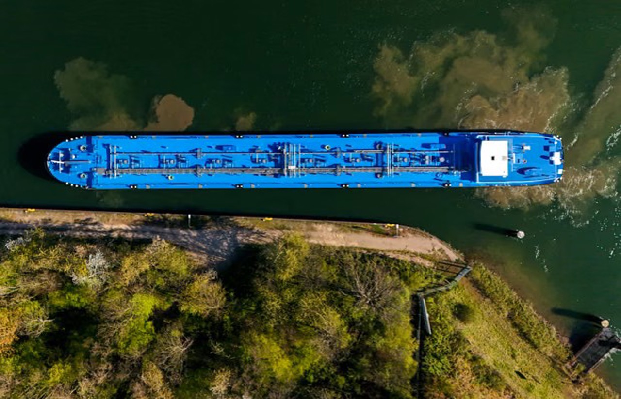 Oil prices plummet as U.S. and Iran reach breakthrough Hormuz truce