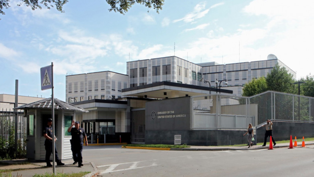 Moscova amenință cu lovituri asupra Kievului și cere evacuarea misiunilor diplomatice