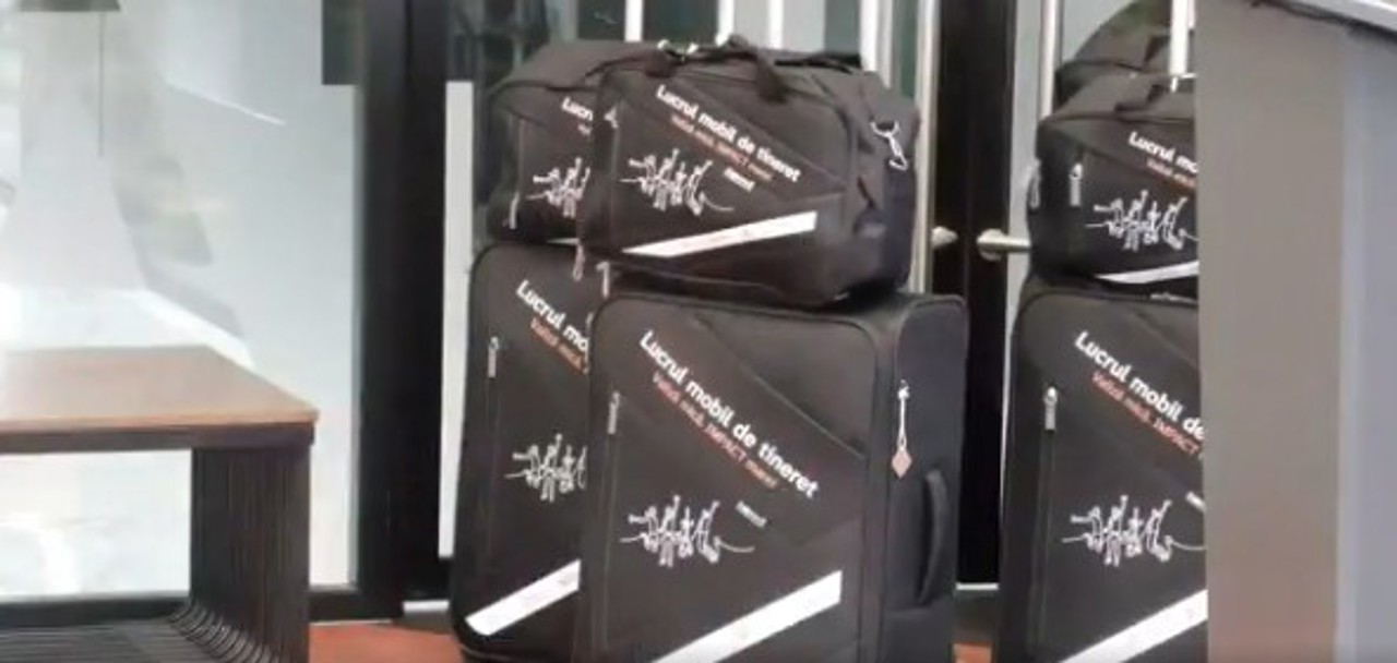 Donation to Moldovan youth centers: 3 vehicles and 88 portable “work suitcases”