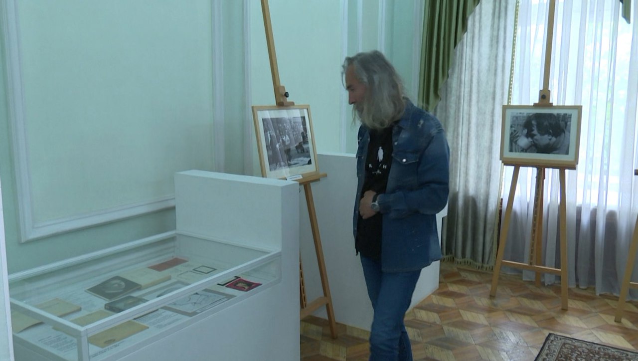 Cineastul care a cioplit în piatră: Expoziție dedicată lui Anatol Codru, la Muzeul Național al Literaturii Române
