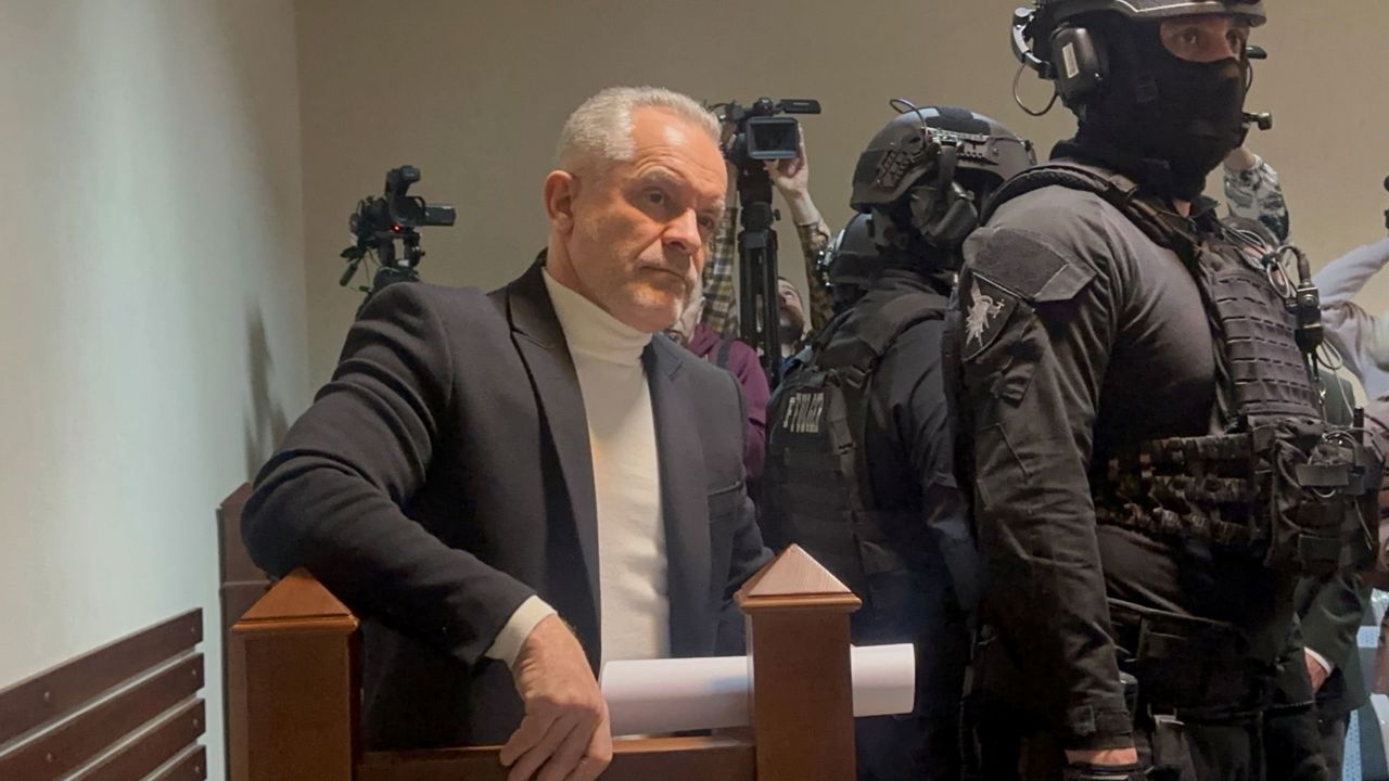 „Frauda bancară” | Audierea lui Vladimir Plahotniuc se amână: „Eu tot sunt om și am prins o viroză”