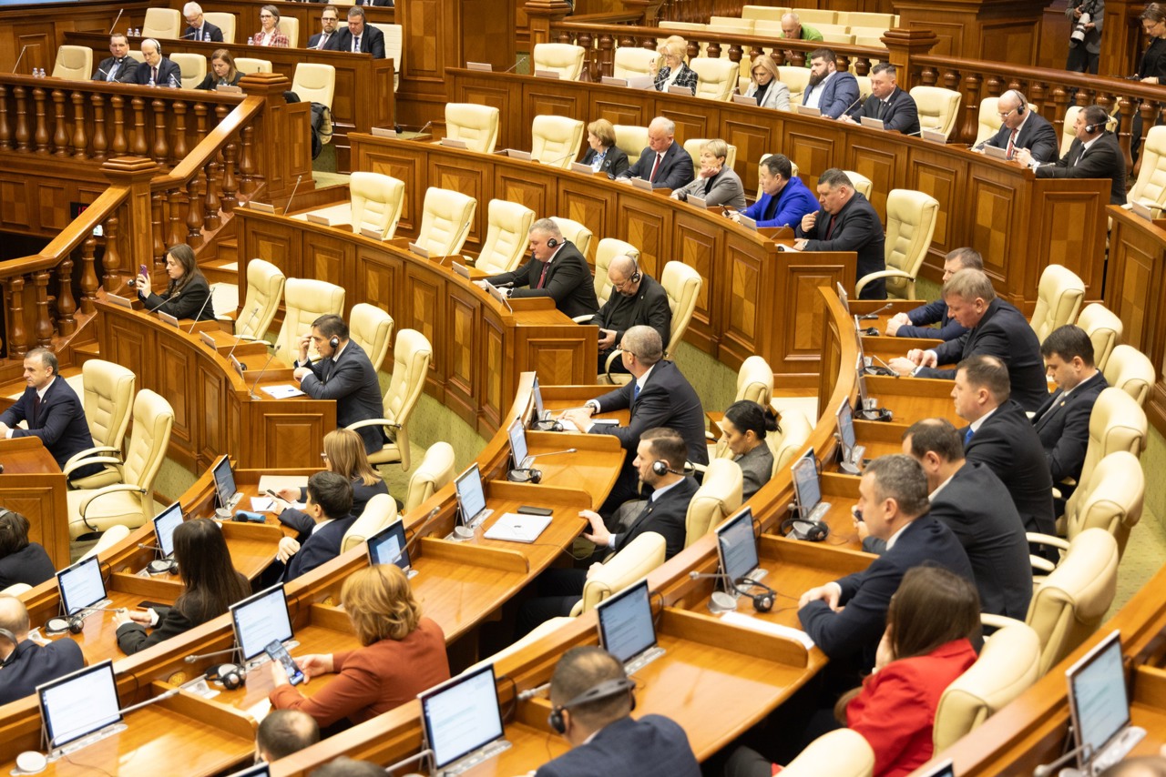 Ministrul Apărării, în Parlament: „Am construit o armată mai bine echipată și pregătită”