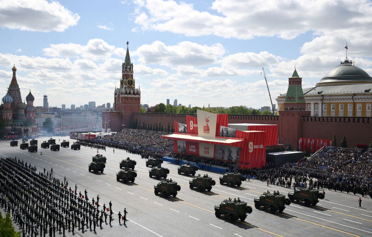 FOTO // Parada de 9 Mai la Moscova, în plin război și negocieri pentru un armistițiu