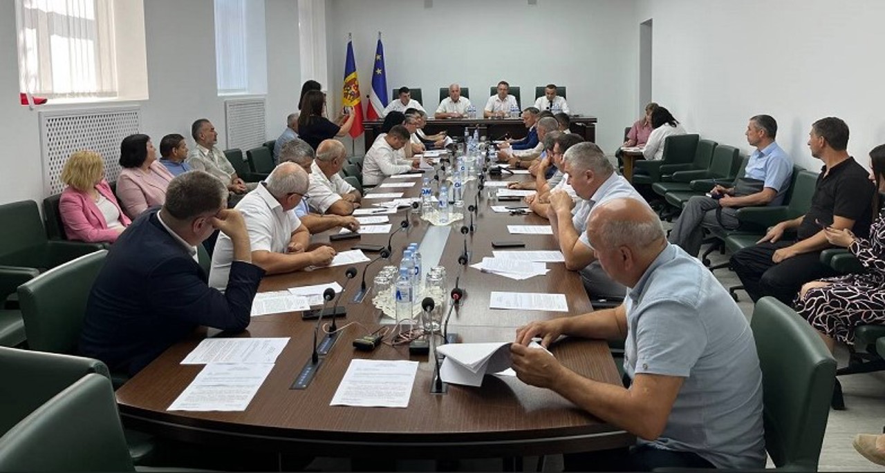 Deputații locali găgăuzi amenință să blocheze tribuna Legislativului de la Chișinău din cauza unui proiect privind taxa pe TVA