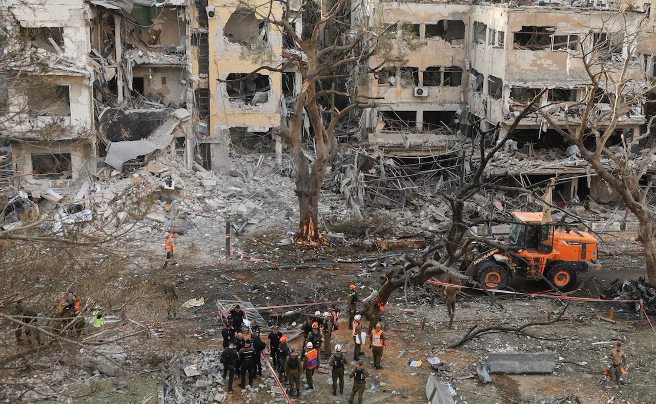 Эскалация на Ближнем Востоке: восемь погибших в Израиле, удары по Тегерану и призыв Трампа к перемирию