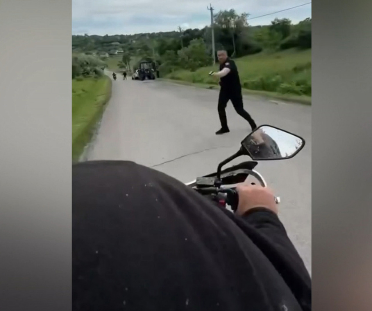 Curse periculoase la Fălești: Doi motocicliști care au sfidat poliția au fost identificați în urma unui accident rutier