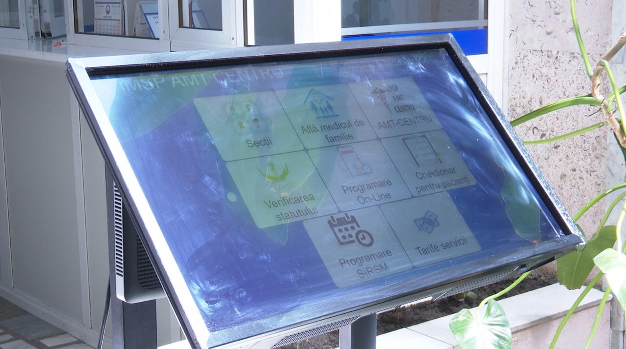 Fără cozi și nervi: cum schimbă un panou digital experiența pacienților