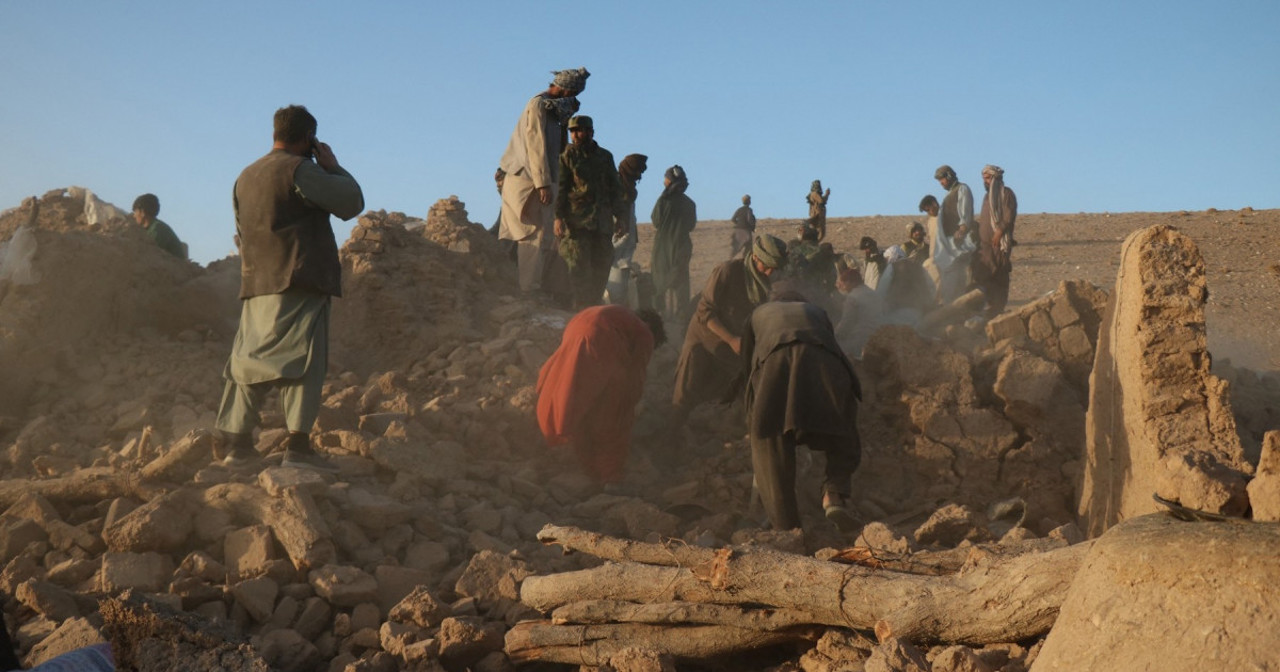 Афганистан после землетрясений: число погибших превысило 2400 человек 