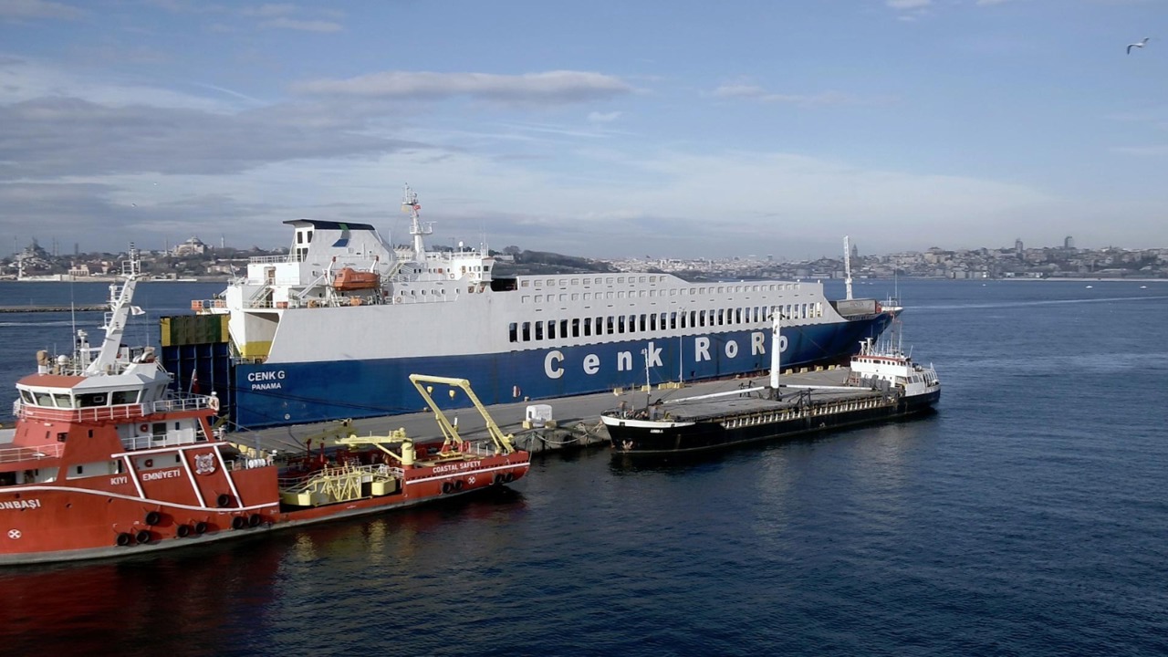  Feribot turcesc, avariat în atacul rusesc asupra portului Ciornomorsk. Zelenski: „Nicio justificare militară”