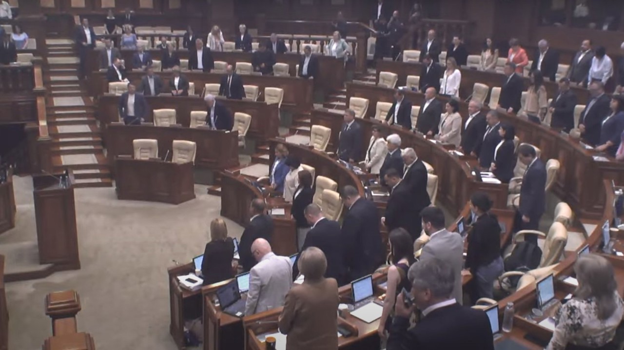 Депутаты парламента почтили минутой молчания память жертв первой волны сталинских депортаций