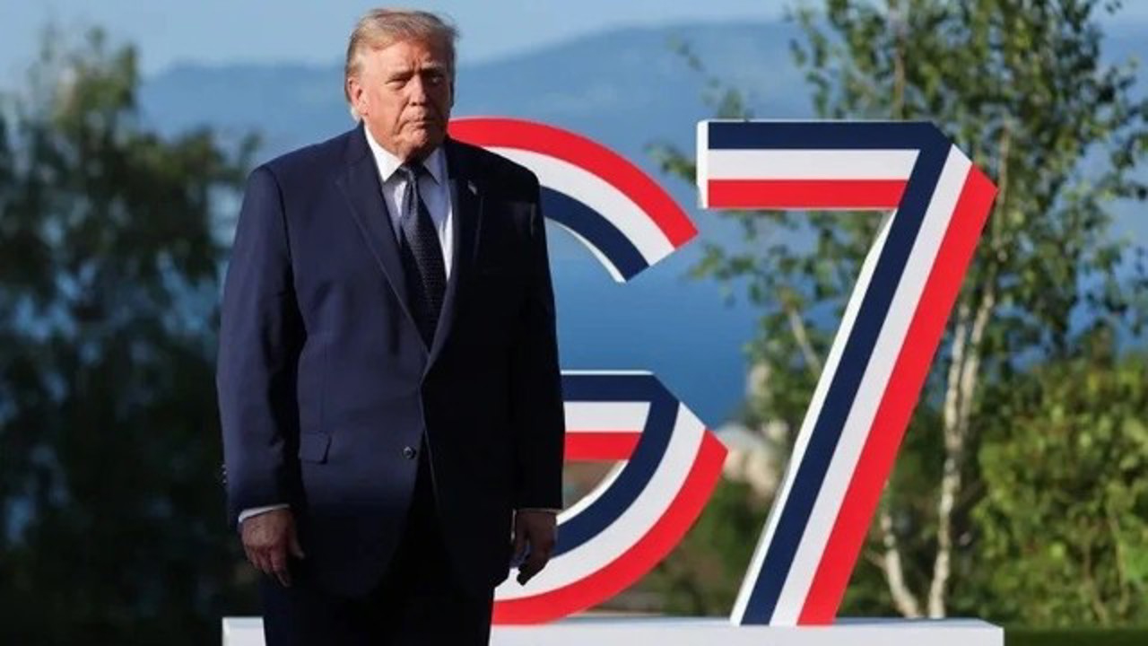 Трамп с опозданием пришел на саммит G7, заявив: "Я здесь босс"