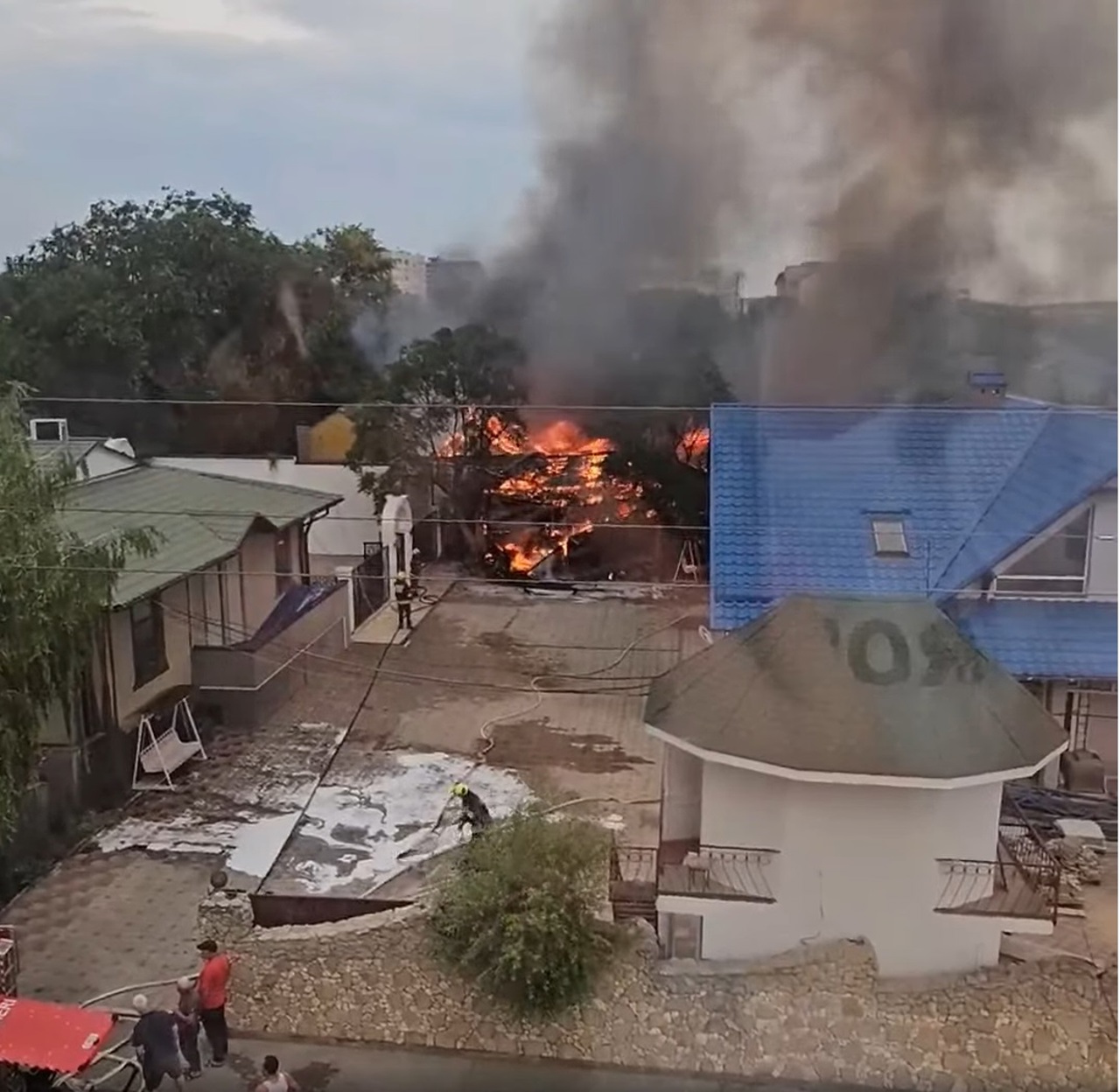  Incendiu pe teritoriul unui restaurant din Comrat: o terasă cu două niveluri, distrusă de flăcări