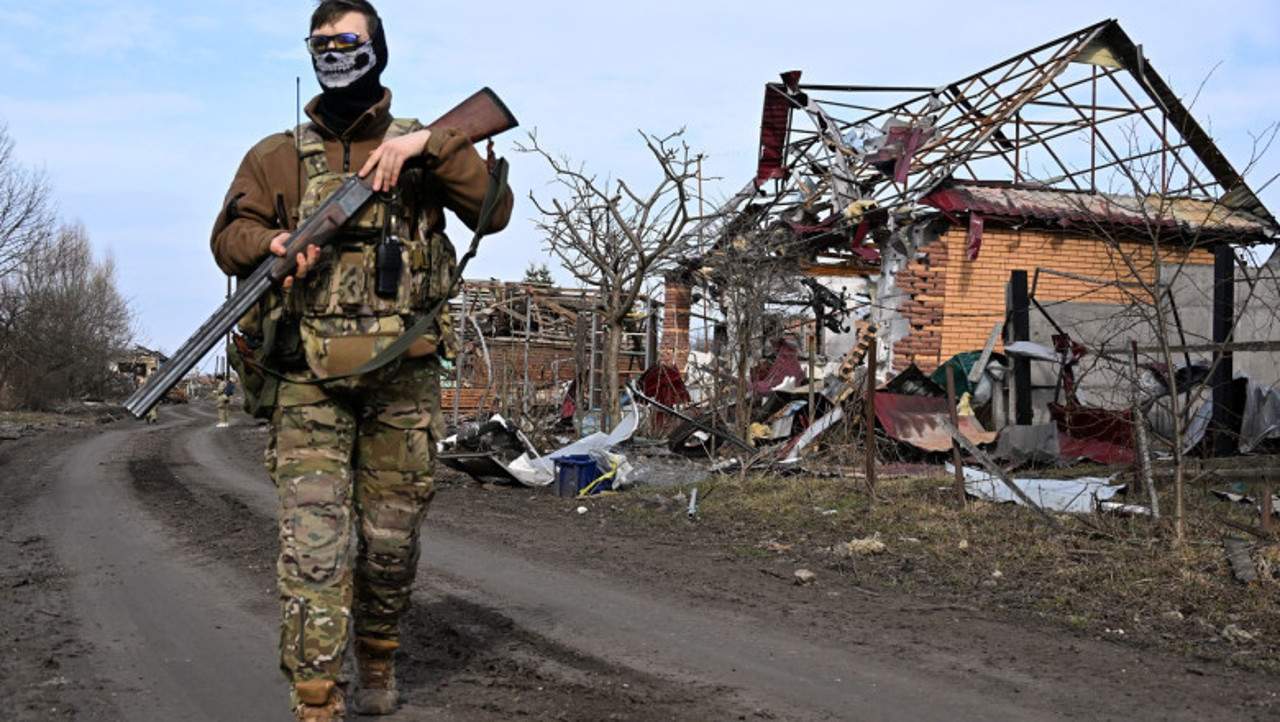 Putin anunță crearea unei zone-tampon la granița cu Ucraina: „Forțele noastre armate îndeplinesc acum această misiune” 