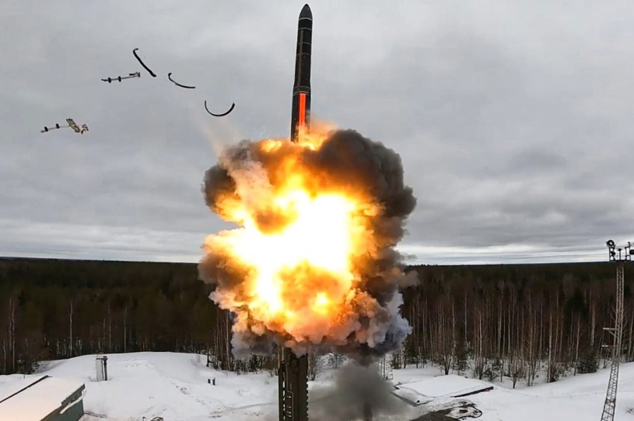 Rusia analizează posibilitatea reluării testelor nucleare