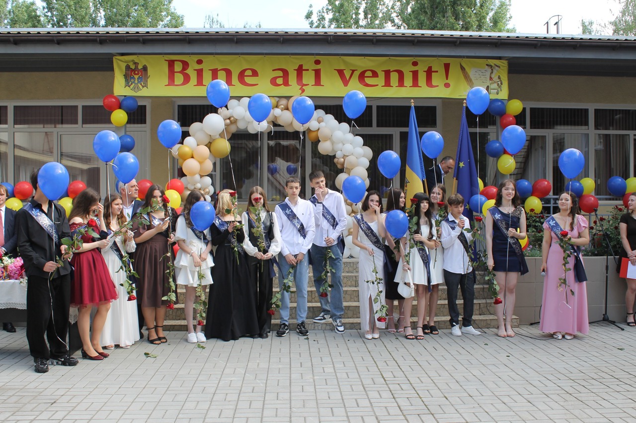 Facebook // Liceul Teoretic „Evrika”