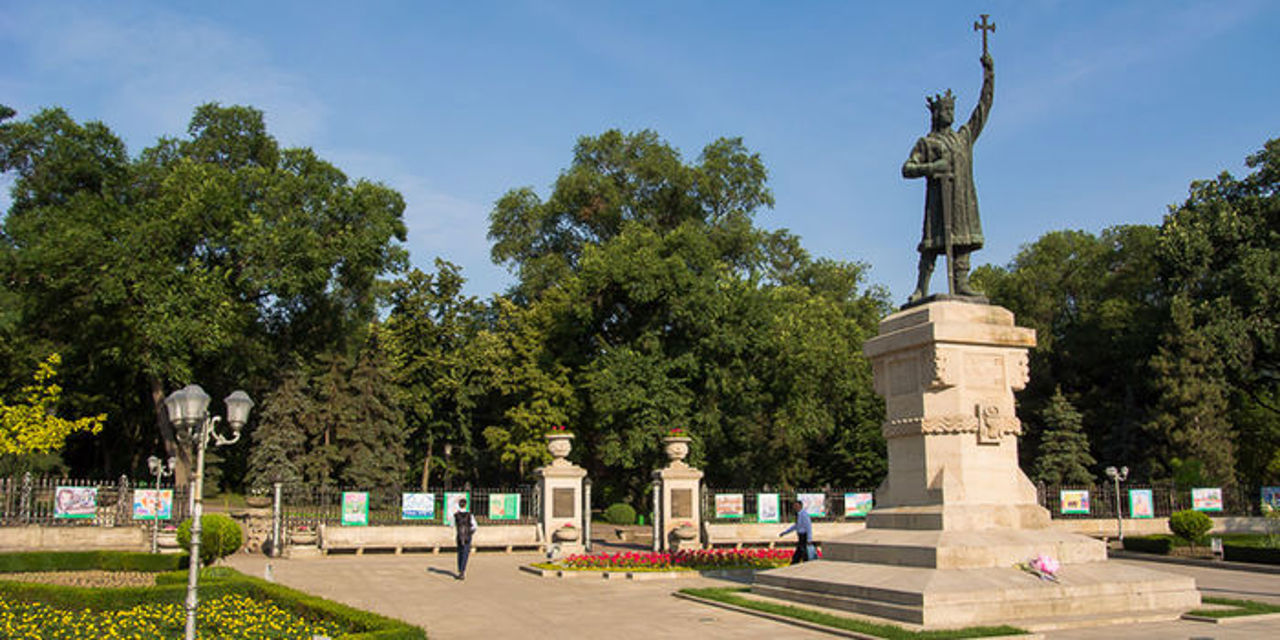 Licitație de peste 91 de milioane de lei pentru Grădina Publică „Ștefan cel Mare și Sfânt”: Patru companii și-au depus dosarele