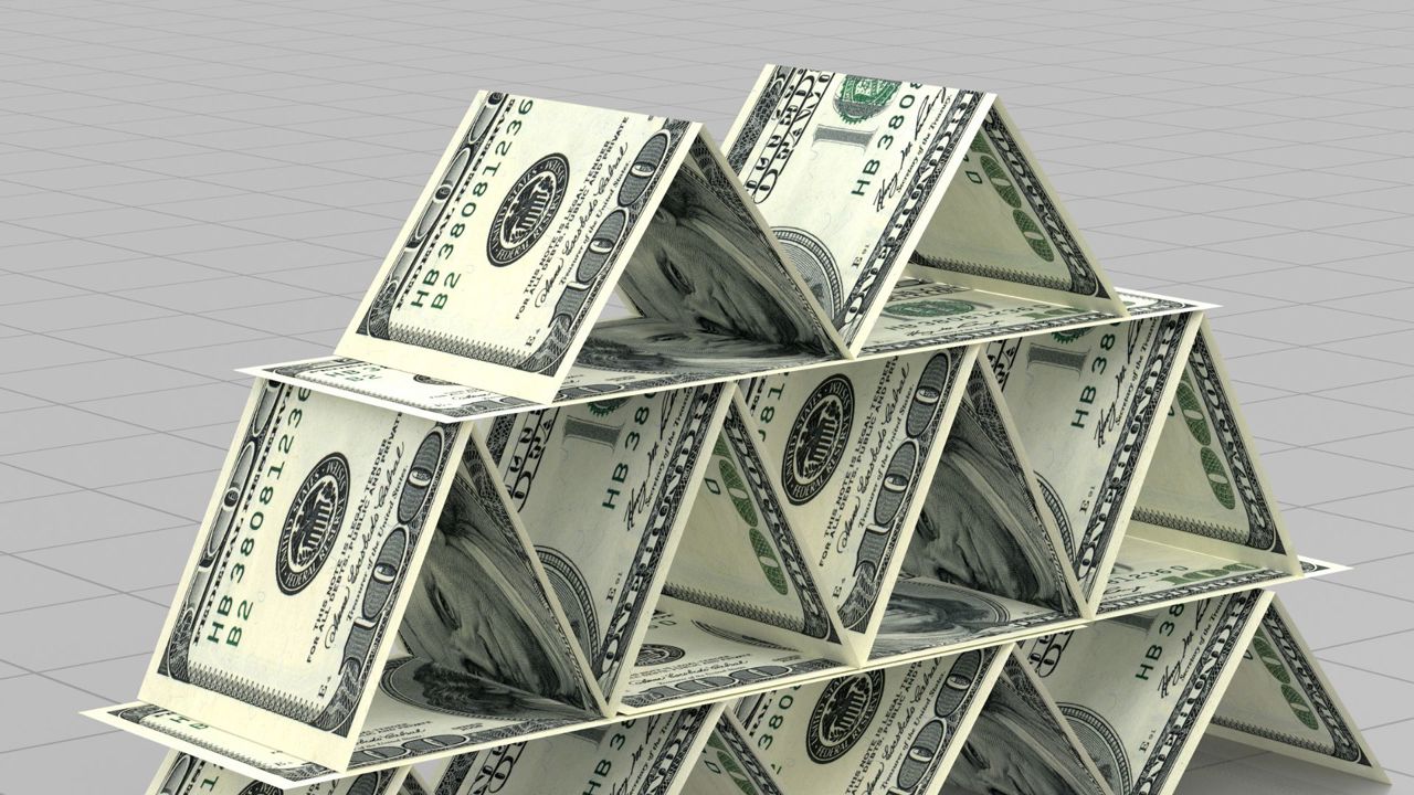 „Depui 100.000 și primești 300.000”: Bărbat din Bălți, condamnat la închisoare pentru scheme piramidale