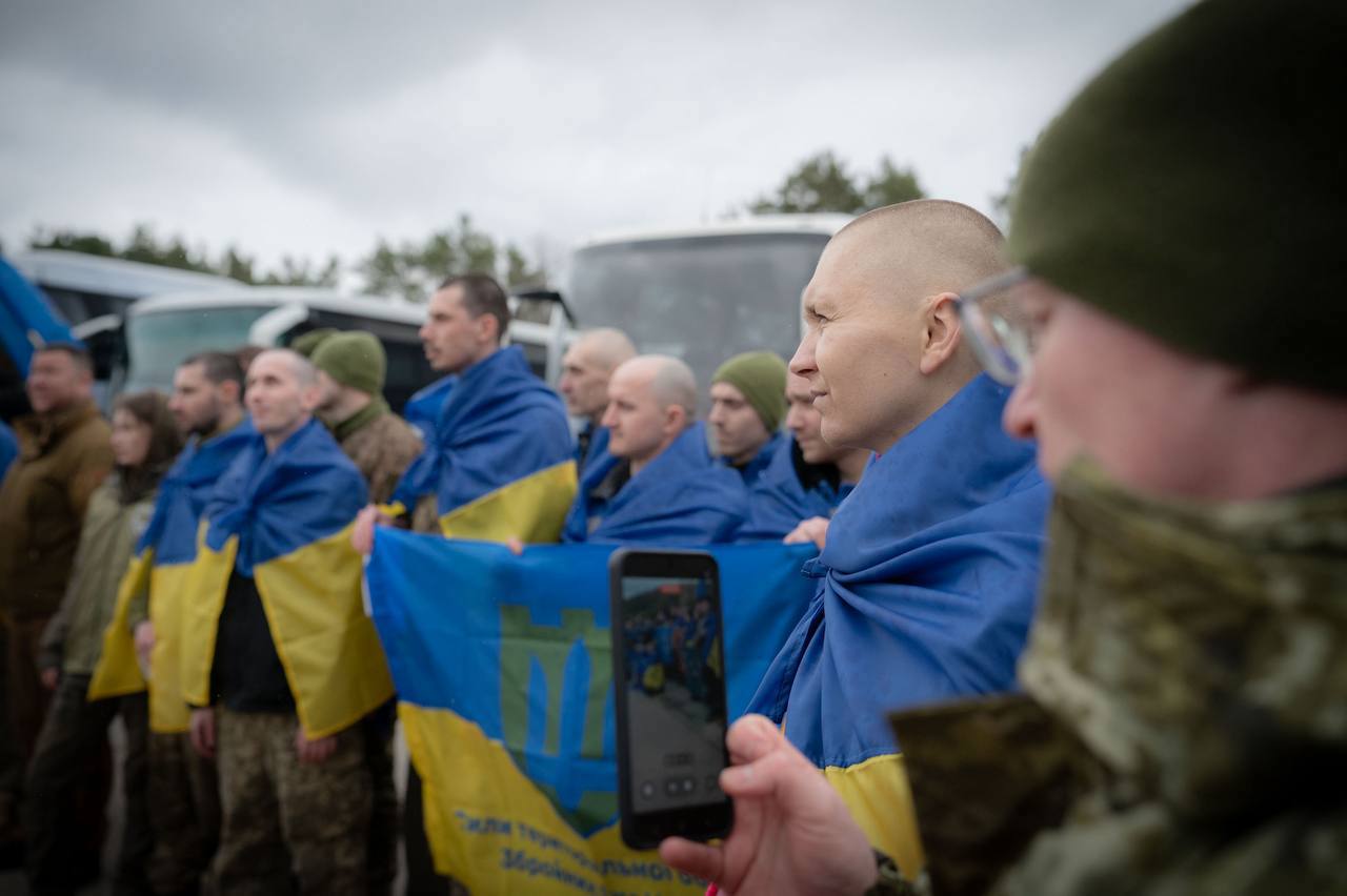 Rusia și Ucraina au făcut un nou schimb de câte 175 de prizonieri. Zelenski: „În sfârșit acasă”