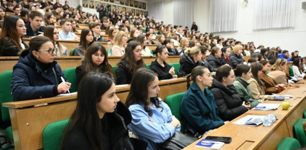 Program: asociațiile studențești pot accesa granturi de până la 600 de mii de lei