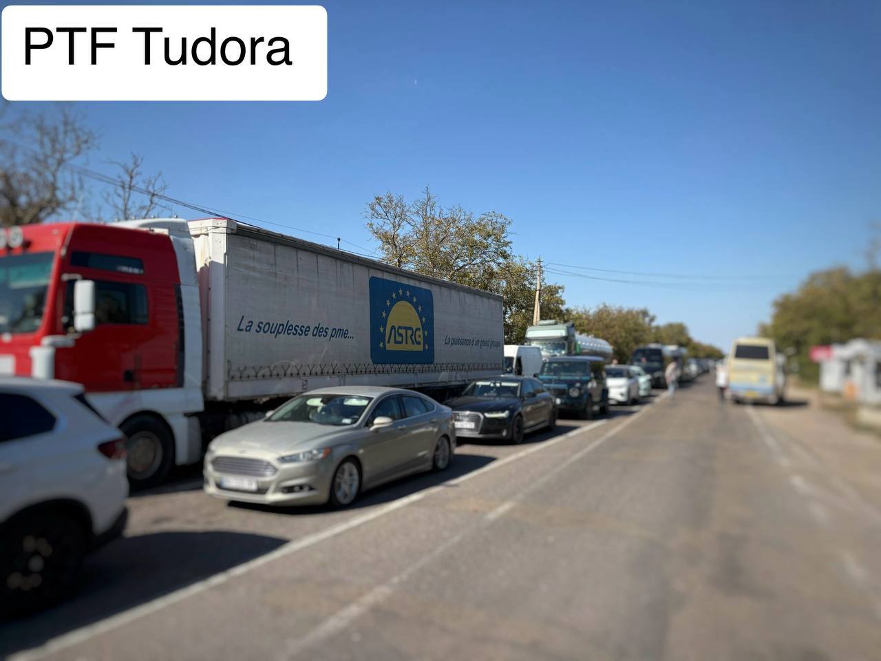 Trafic aglomerat la punctele de trecere Tudora și Sculeni, la ieșirea din Republica Moldova 