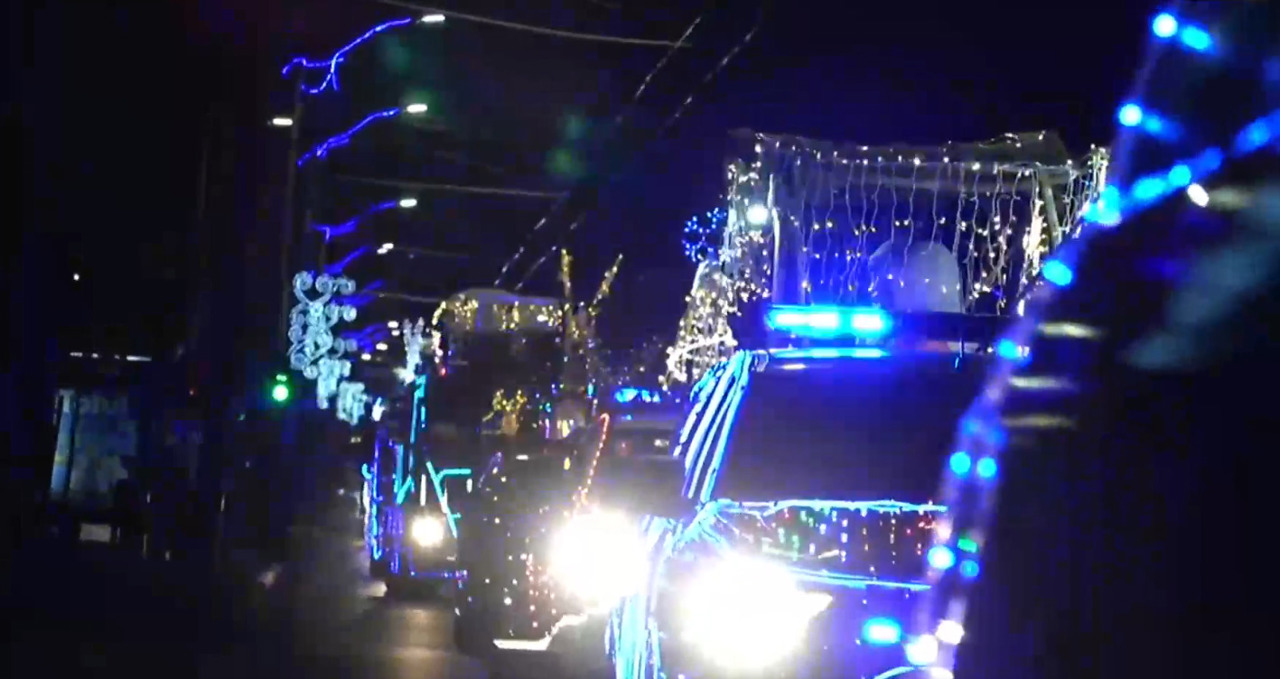 Caravana de Crăciun a salvatorilor și pompierilor a pornit pe străzile Chișinăului