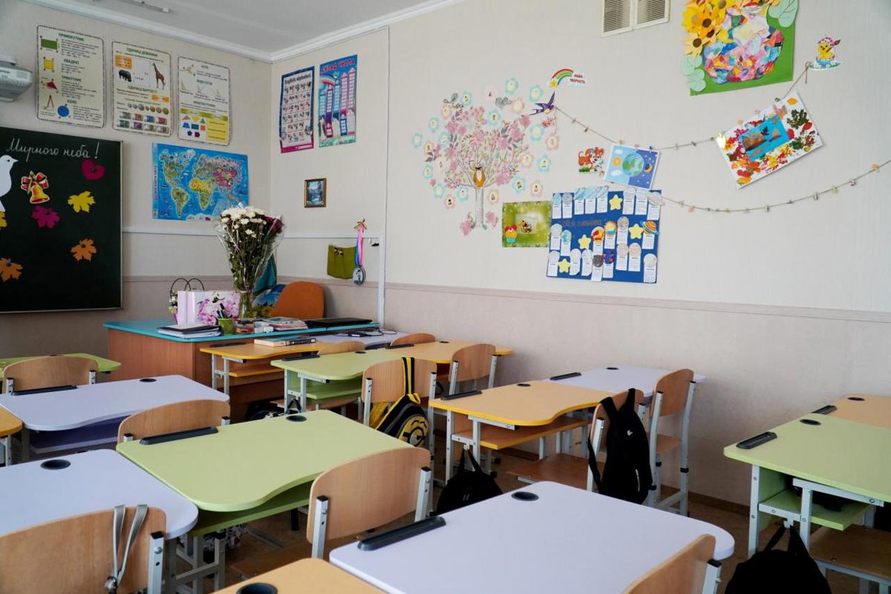 Prima zi de școală la Kiev și în alte regiuni ale Ucrainei a început cu o alertă aeriană din cauza amenințărilor cu rachete