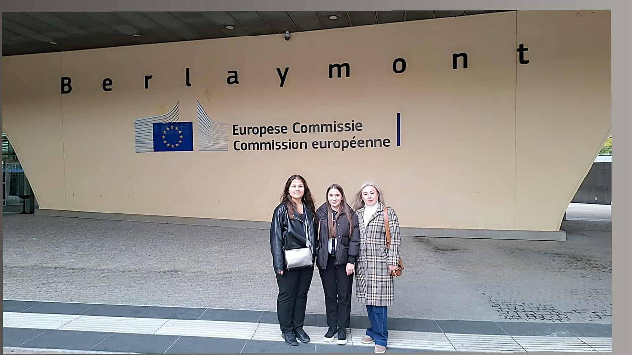 Girls Go Circular: Două eleve de la Chișinău, distinse la Bruxelles pentru o inițiativă de securitate online