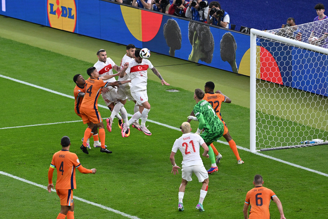 Olanda este în semifinalele Campionatului European de fotbal după o pauză de 20 de ani! (rezumat)