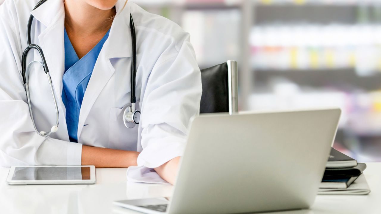 Rețeta electronică: Peste 170 de mii de pacienți au beneficiat de tratamente compensate în iunie