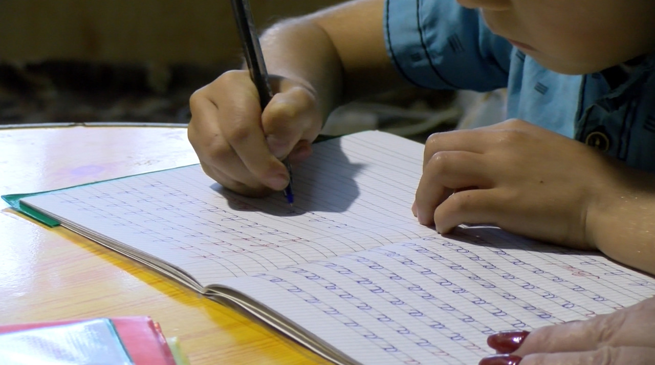 With parents abroad, children face the painful impact of migration