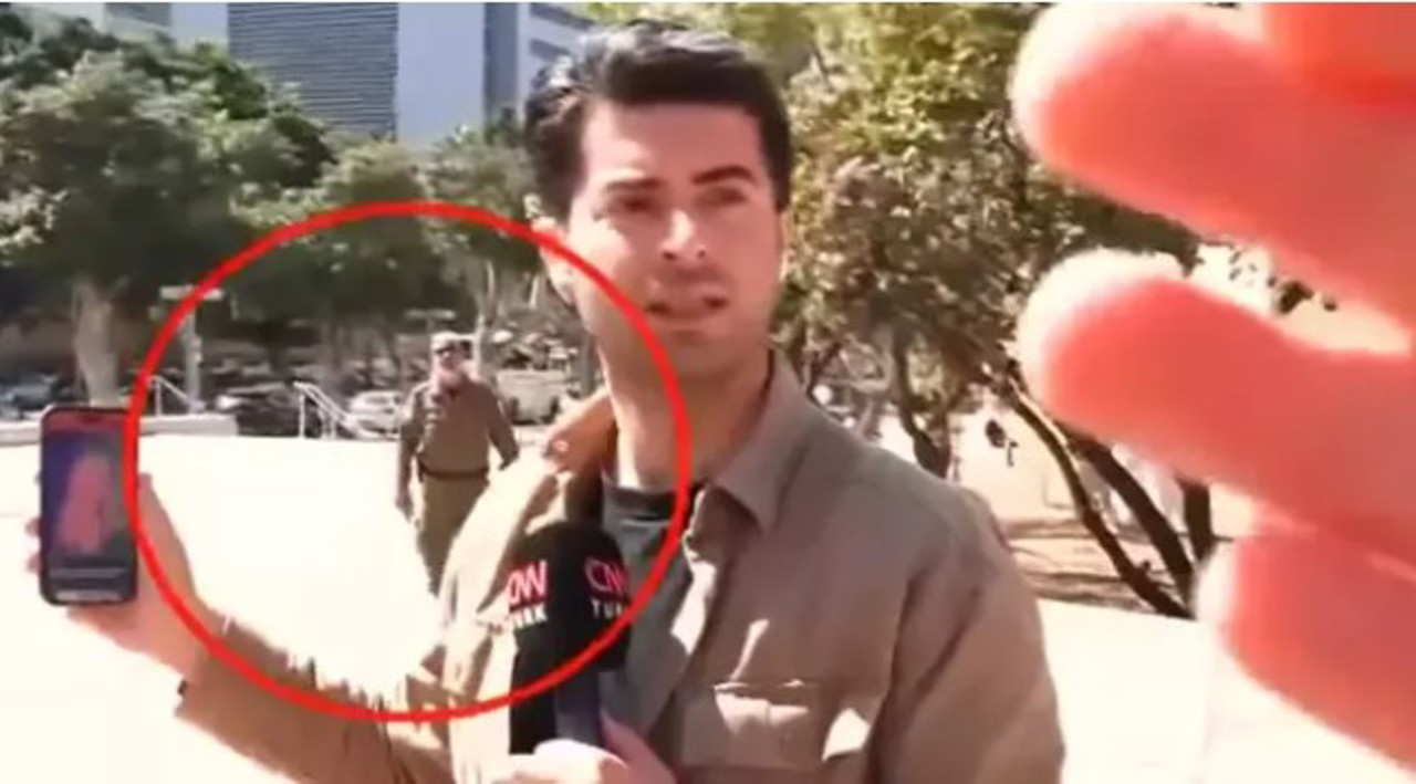 В Израиле журналистов турецкого CNN задержали в прямом эфире (ВИДЕО)