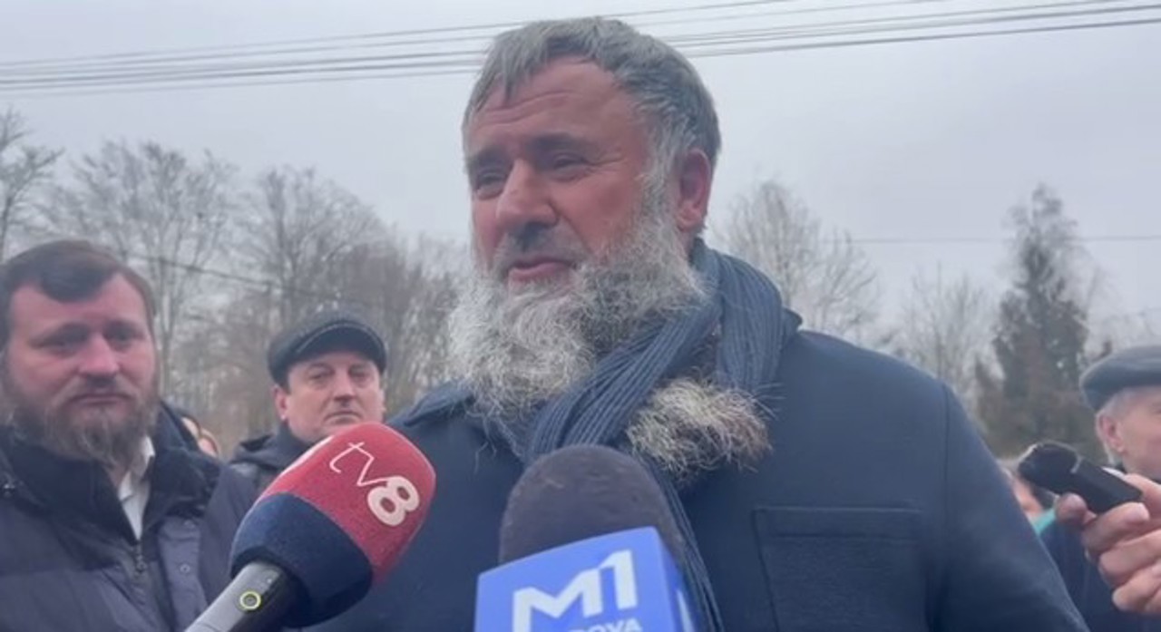 Primarul din Dereneu, plasat sub control judiciar pentru 30 de zile. Procurorii au cerut arest preventiv