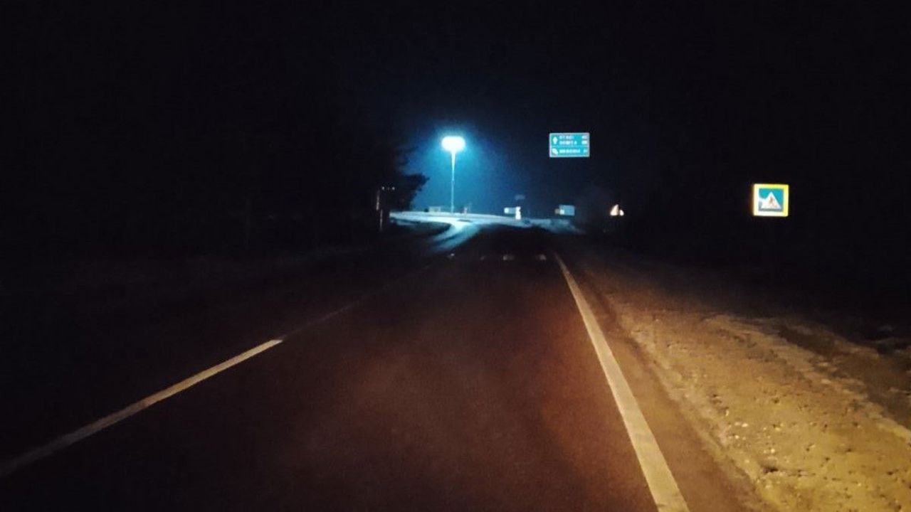 Ceață densă și carosabil umed pe drumurile naționale. Vizibilitate redusă până la 200 de metri