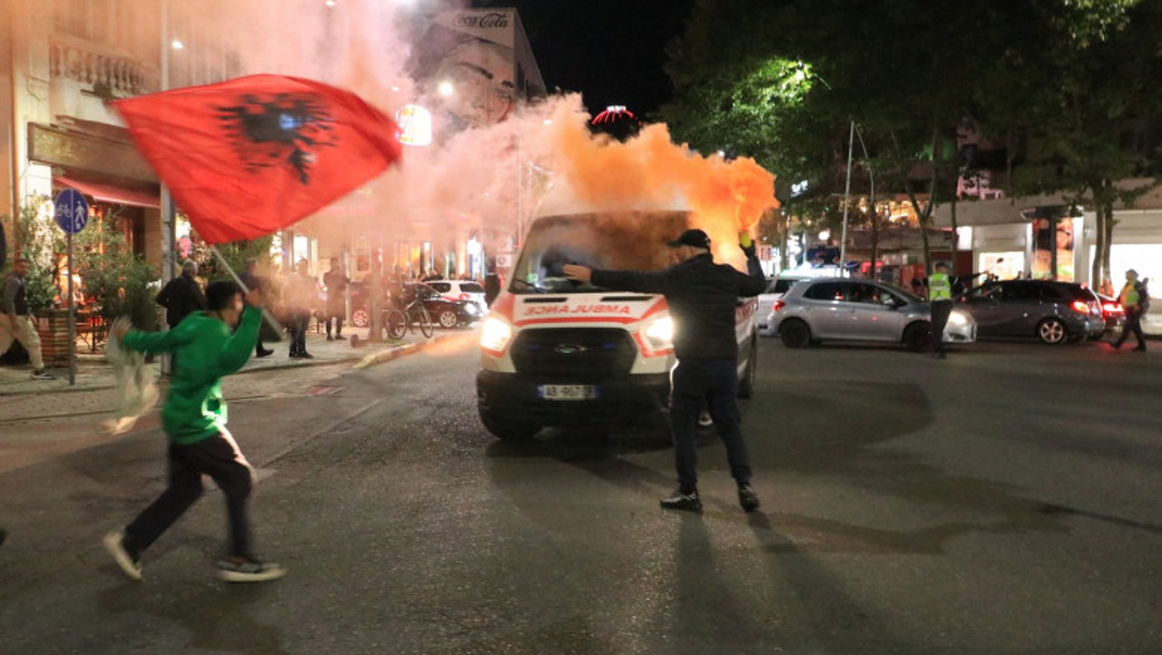 Proteste violente în Albania. Oamenii au cerut demisia guvernului, iar poliția a ripostat cu gaze lacrimogene