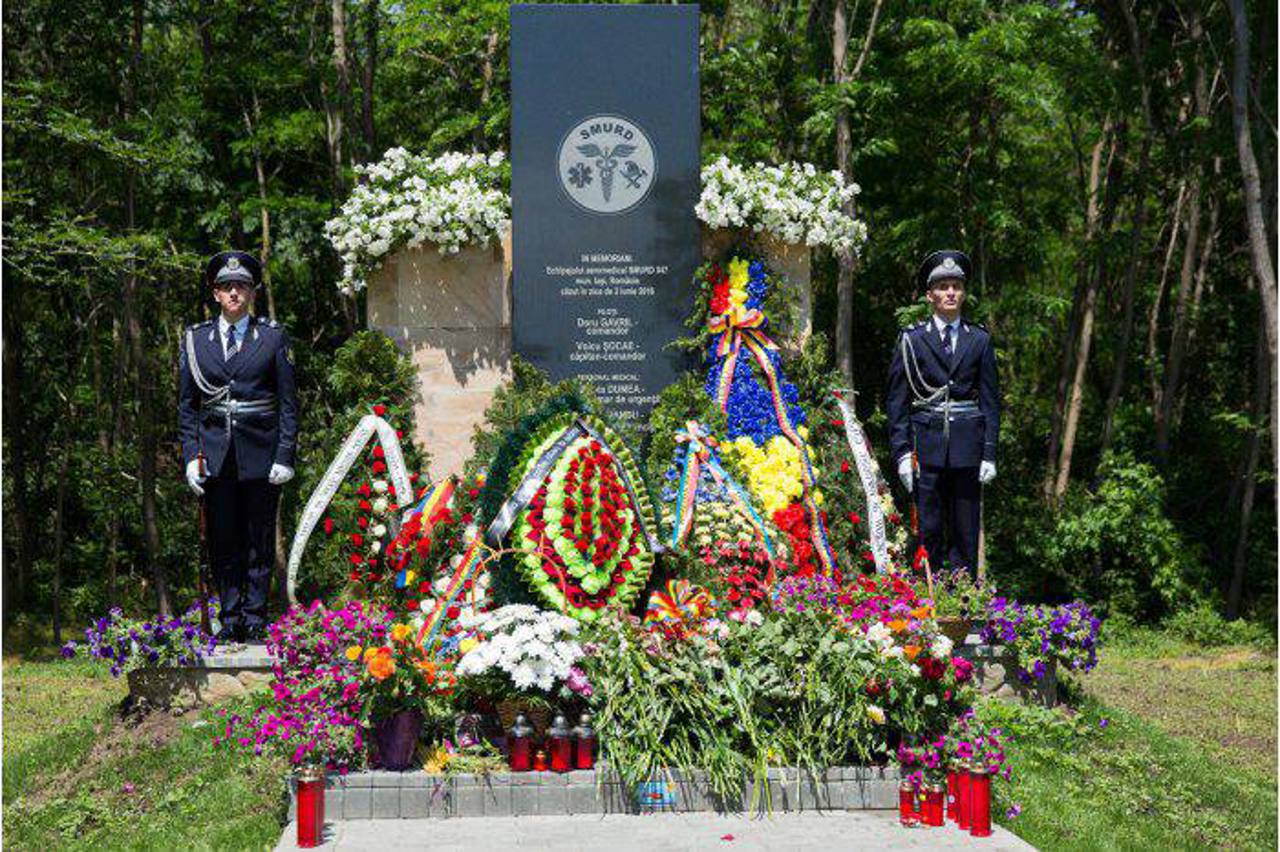 Zece ani de la tragedia SMURD: Cei patru membri ai echipajului, comemorați la Cantemir