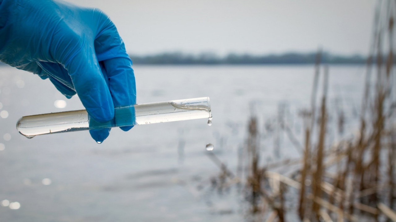 Avarie la o rețea termică din sectorul Râșcani. Peste 100 de tone de agent termic s-au scurs într-un lac