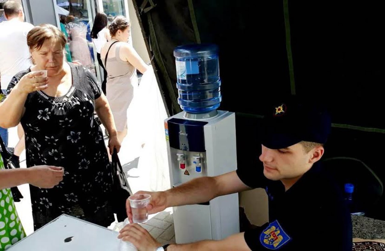 Temperaturi extreme: Peste 1.500 de persoane au solicitat asistență la corturile de reabilitare anti-caniculă instalate de autorități