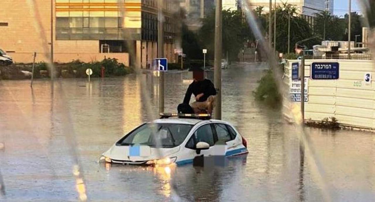 Наводнения в Израиле: закрыты крупные шоссе, жители подтопленных домов эвакуированы