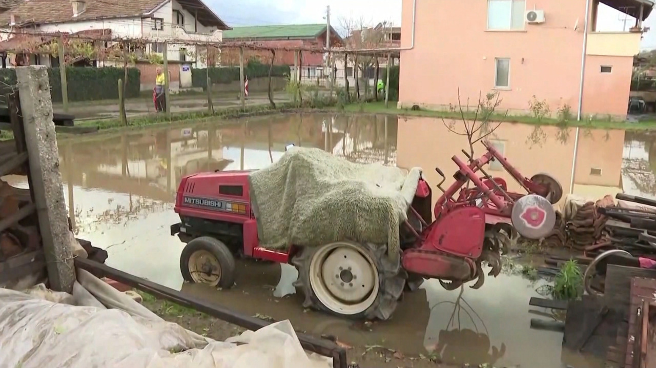 De la ploi torențiale la nămeți uriași: fenomene meteo violente în Europa și Asia