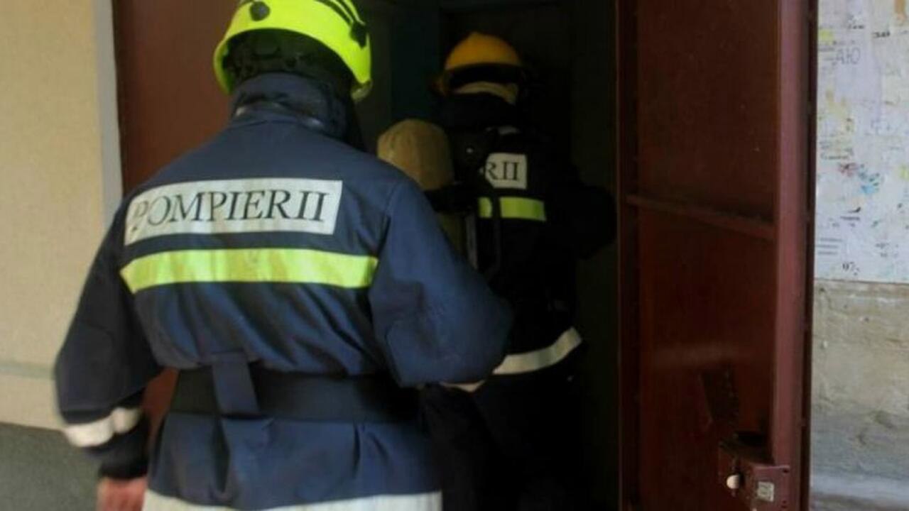 Incendiu la Soroca: Flăcările au distrus un apartament de la etajul cinci al unui bloc de locuințe