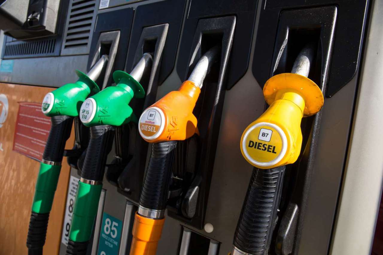 Prețurile la benzină și motorină înregistrează o scădere semnificativă