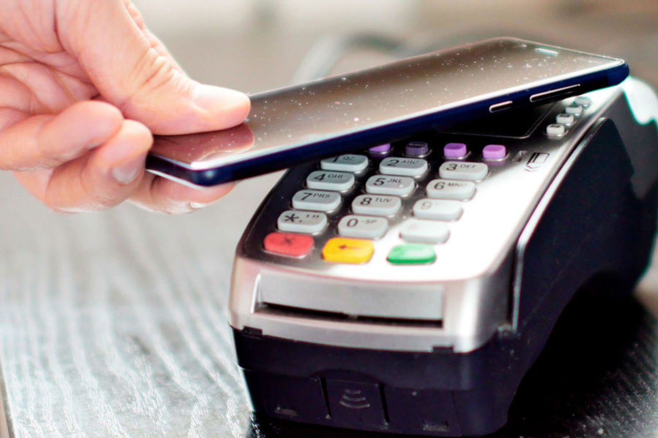 Russian regulator suppresses news linking internet censorship to nationwide banking failures