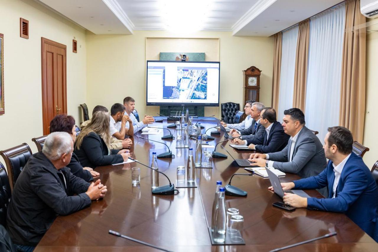 Premierul Tofan, discuții cu agricultorii, la o zi după ce aceștia au amenințat cu proteste: „Avem nevoie de soluții sustenabile”