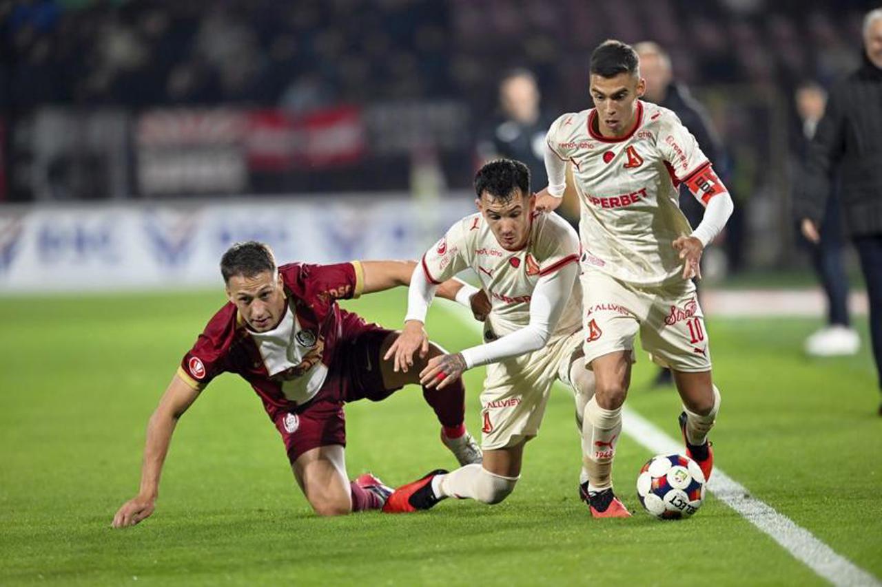 Superliga românească de fotbal: Dinamo București a evitat înfrângerea în meciul din deplasare cu CFR Cluj 