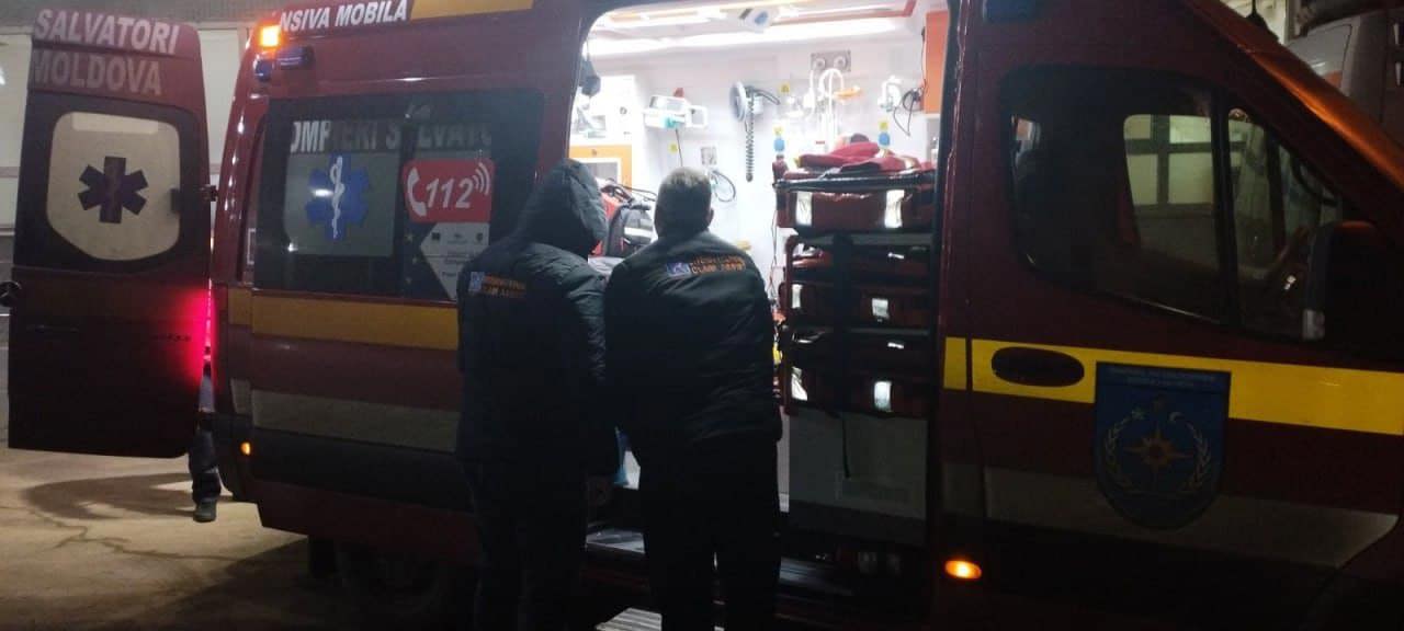  A Moldovan woman, involved in a road accident in Poland, was transported to Chisinau with a SMURD crew