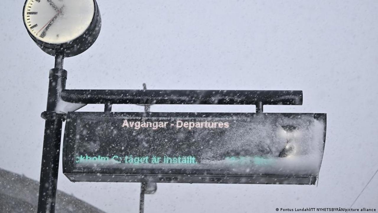 Furtuna „Johannes” lovește Scandinavia: mii de gospodării fără curent și doi morți