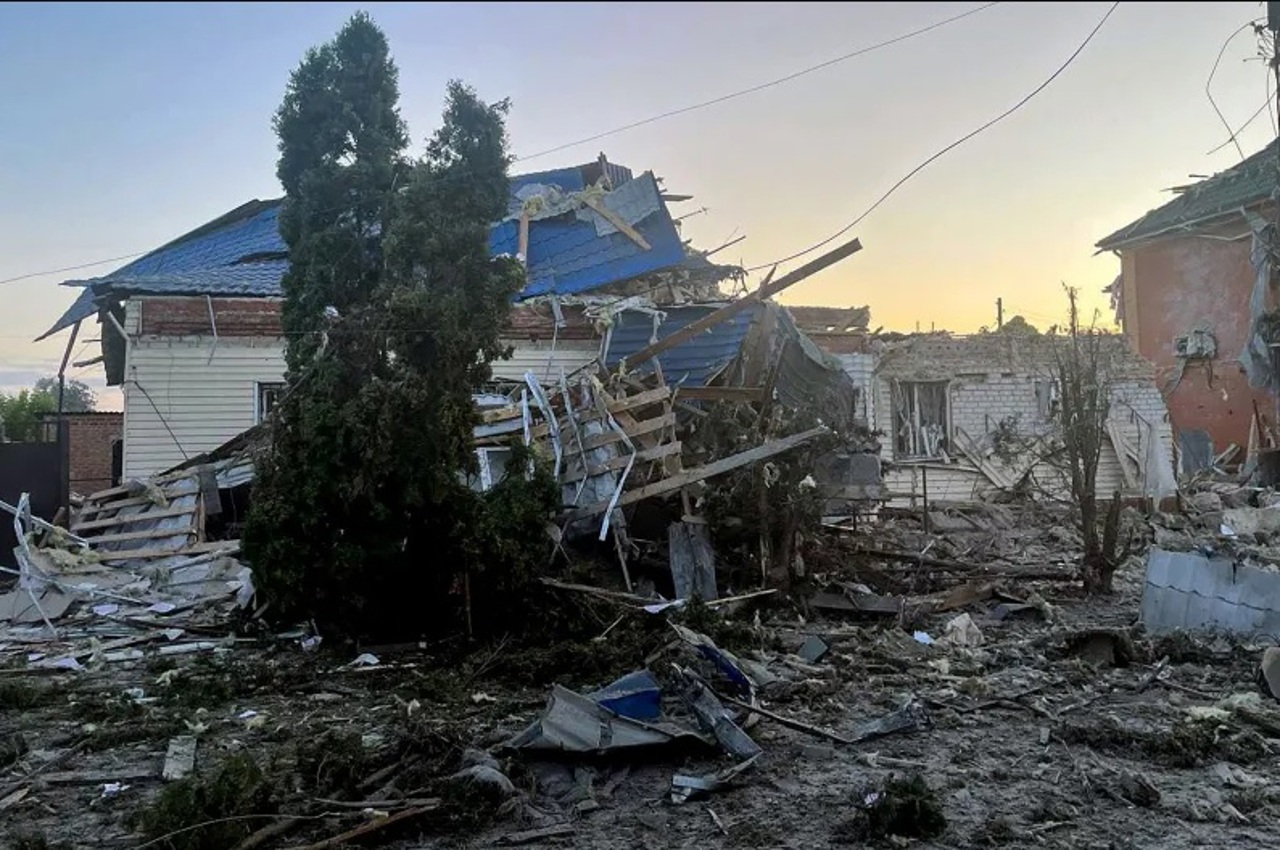 По меньшей мере пять человек погибли в результате нападения на Курскую область