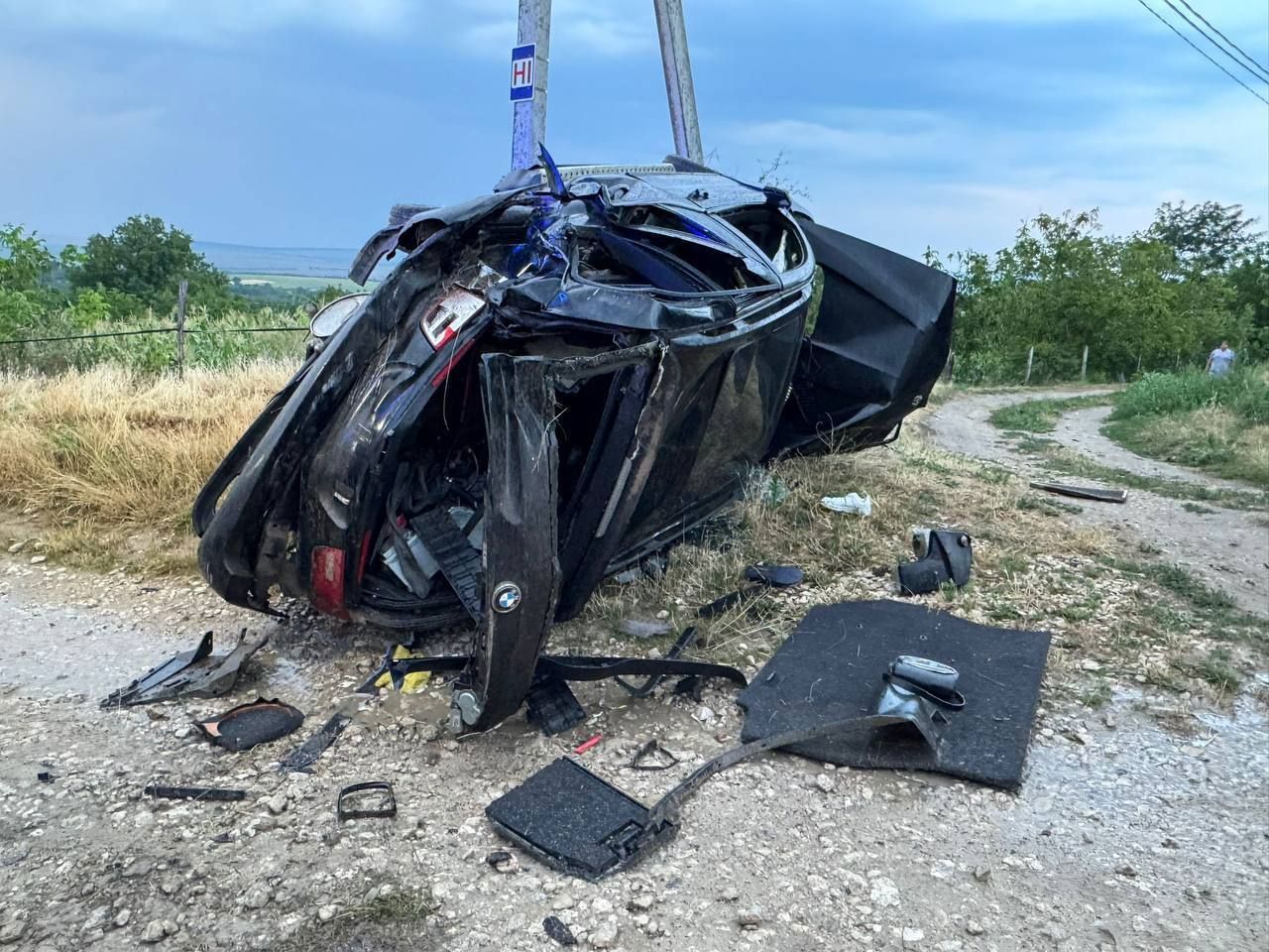 Doi morți la Florești, după ce un BMW s-a ciocnit de un pilon electric