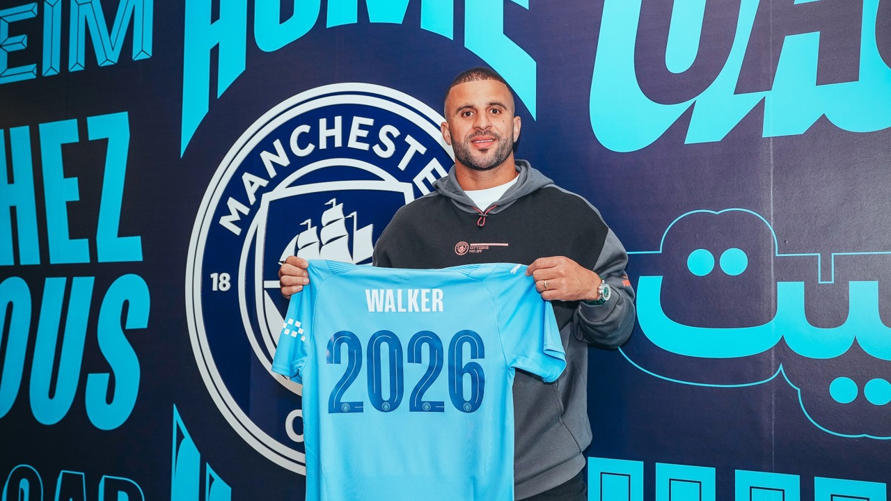 Man City's Walker signs two-year contract extension